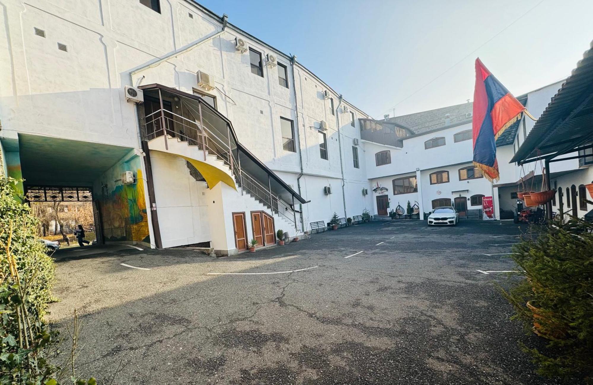 Alem Hotel Erévan Extérieur photo