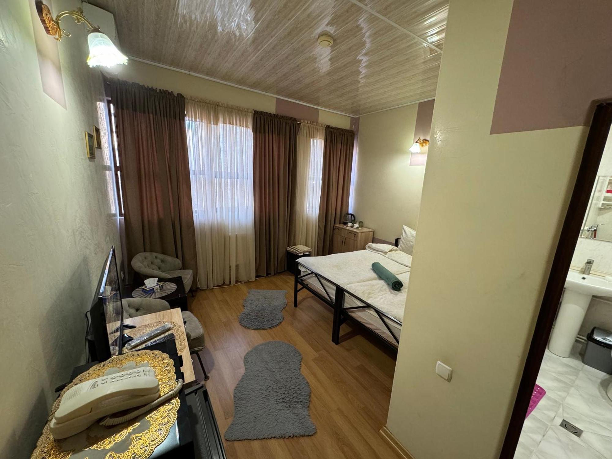 Alem Hotel Erévan Extérieur photo