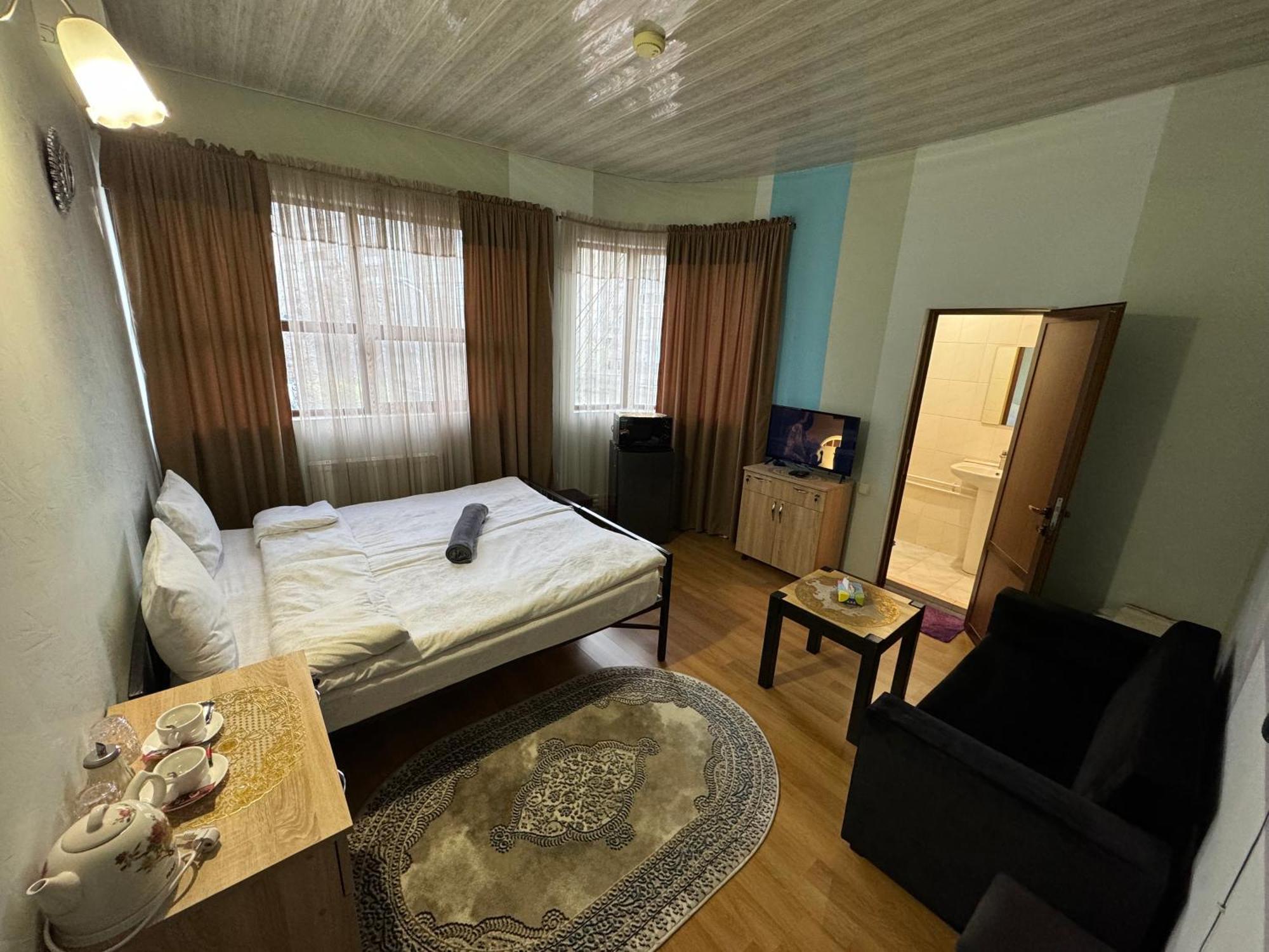 Alem Hotel Erévan Extérieur photo