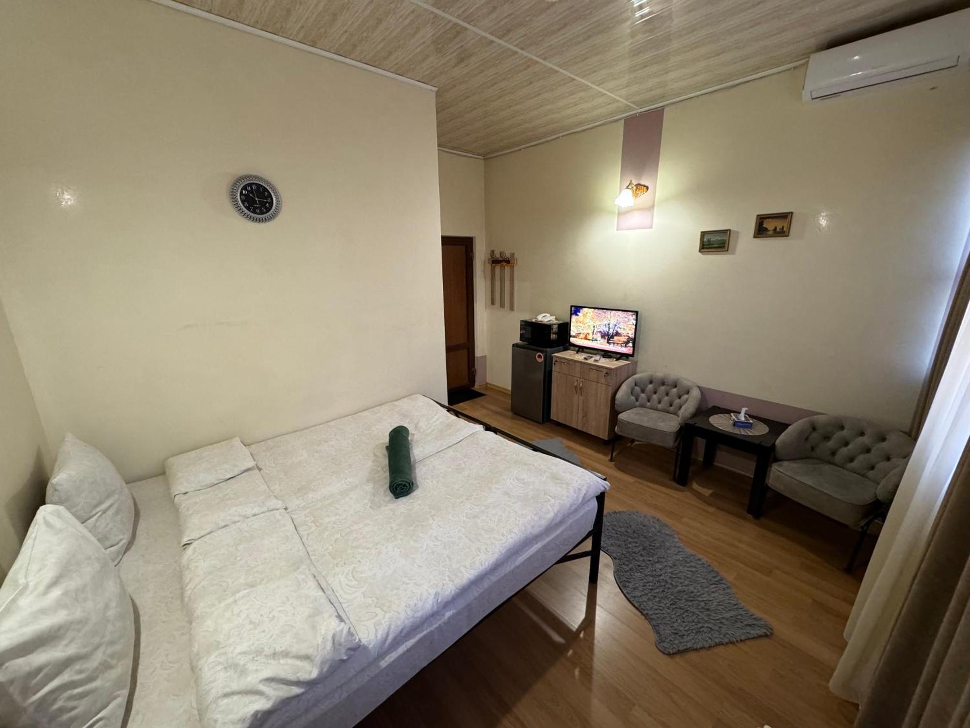 Alem Hotel Erévan Extérieur photo